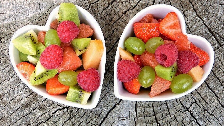 Früchte und Beeren zum Abnehmen zu Hause
